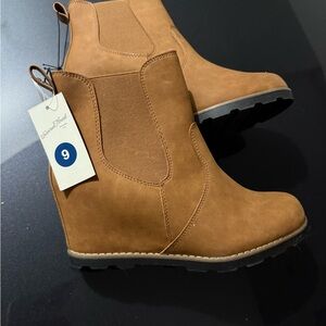 NWT Universal Thread Wedge Ankle Boots, Women’s Size 9. Sorel look for less.